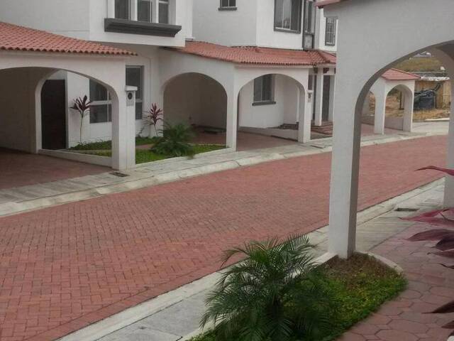 #5 - Casa para Venta en Daule - G