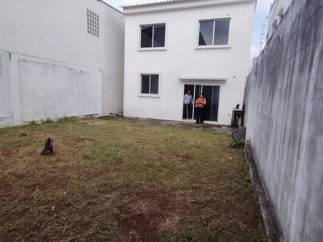 #25 - Casa para Venta en Guayaquil - G